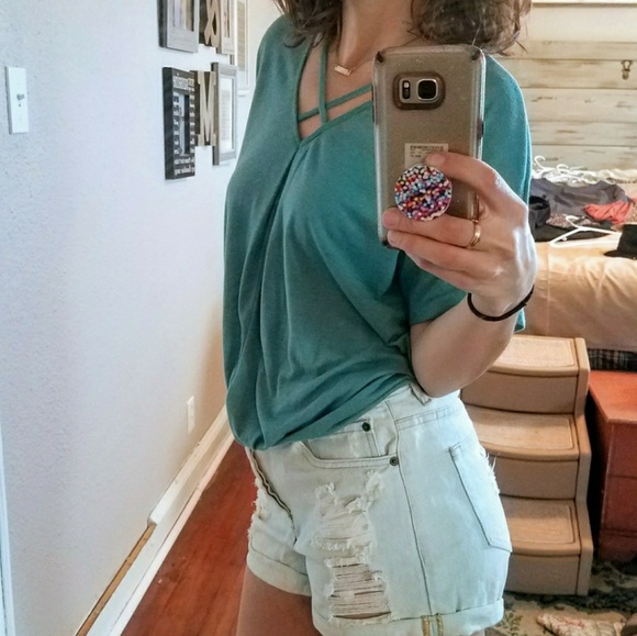 Green Envelope Top V-neck knotted front - Picture 3 of 3